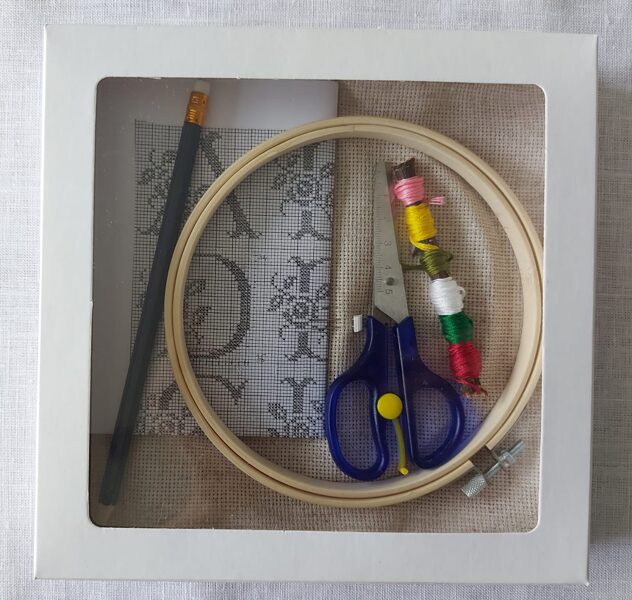 Rokdarbu izšūšanas kastīte