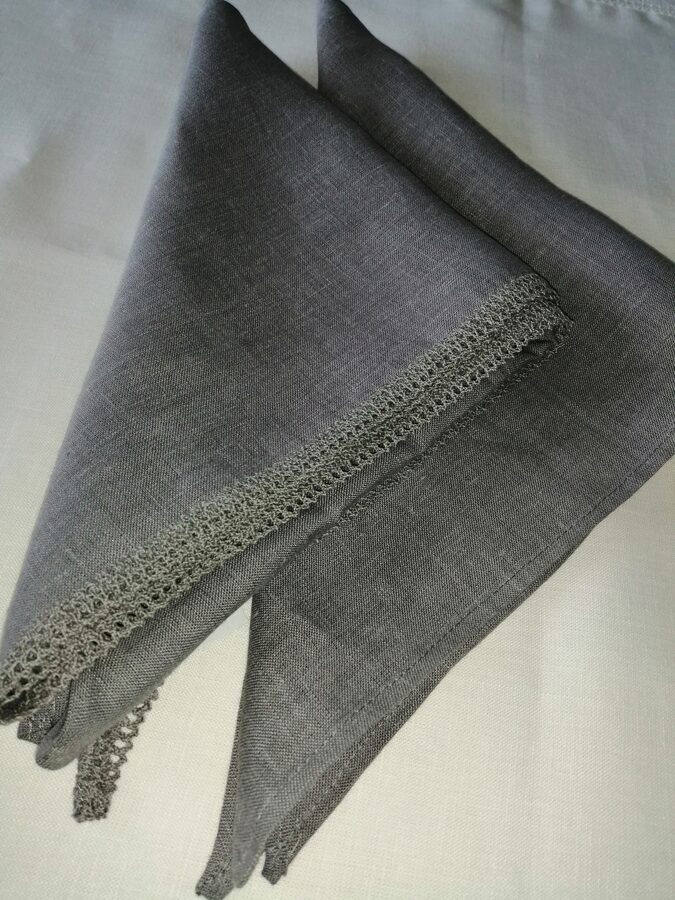 Large linen headscarf without lace trim