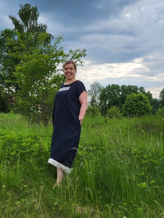 Lina kleita ar mežģīnēm 