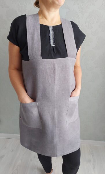 Linen apron with two pockets